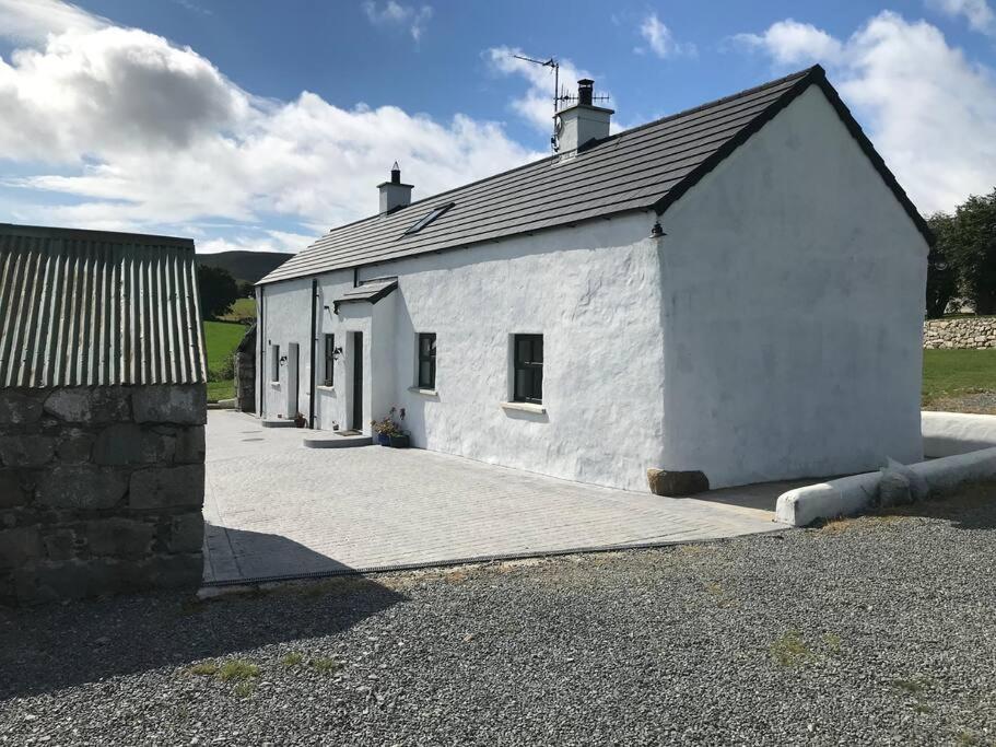 Mournes Family Cottage With Hot Tub Hilltown Экстерьер фото