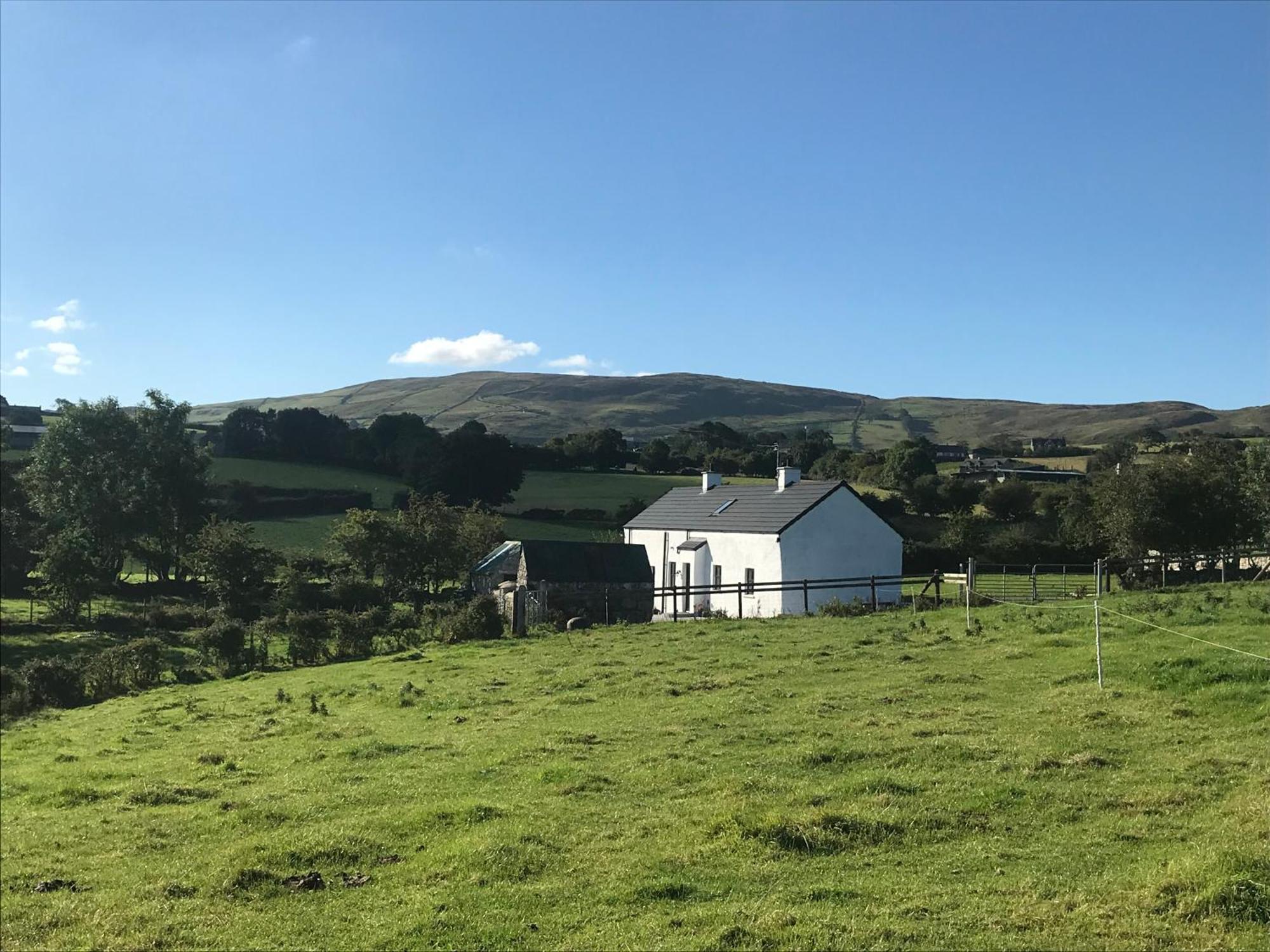 Mournes Family Cottage With Hot Tub Hilltown Экстерьер фото